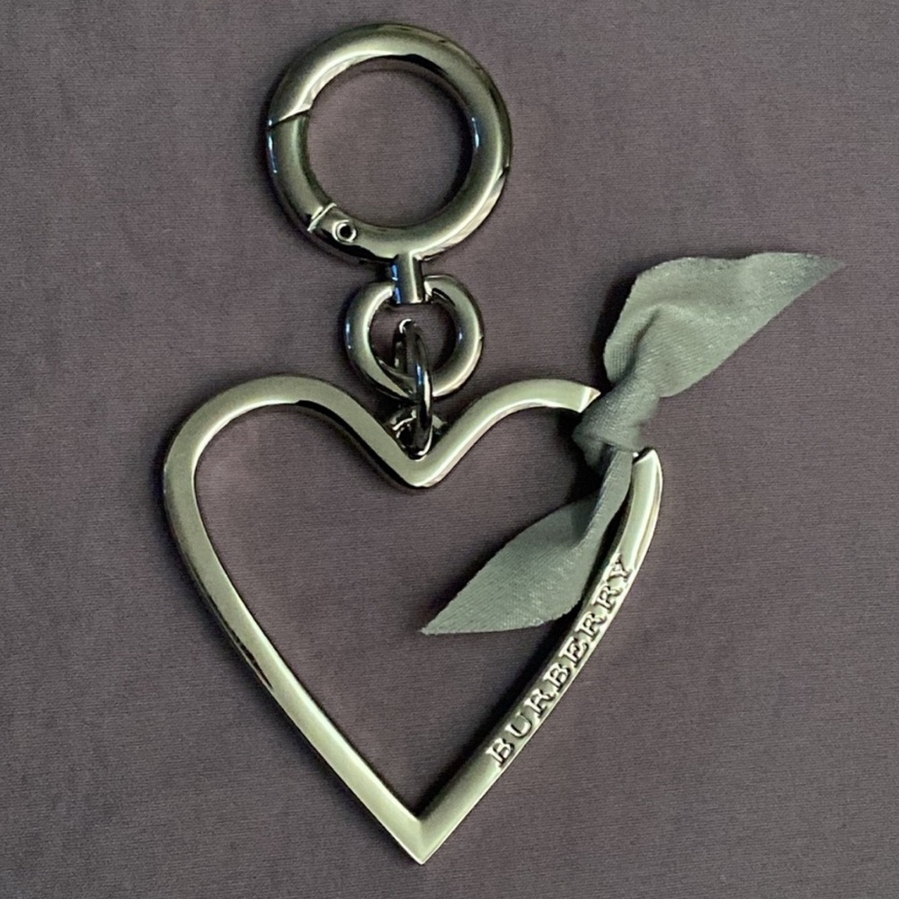 Burberry Heart Bag Charm KeyChain - Picture 2 of 4